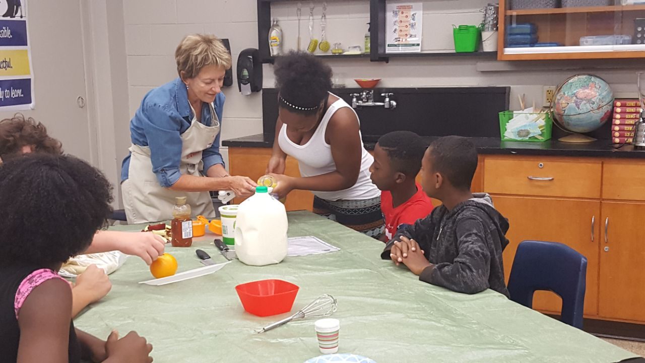 Master Food Volunteers teach nutrition and cooking skills in schools 